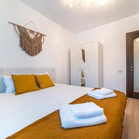 Poseidon'S Apartament Mamaia Nord Apartment *